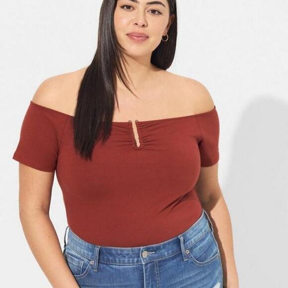 Torrid 3 Foxy Brick Red Off Shoulder U-Bar Short Sleeve Top Blouse 3X - Picture 1 of 5